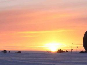 Virus Corona Bekukan Penelitian Perubahan Iklim di Kutub Utara