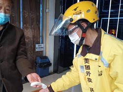 Kisah Pengantar Makanan Balas Jasa Dokter dan Perawat Saat Pandemi Corona