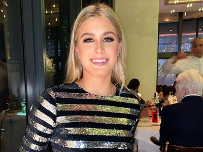 Foto: Petenis Cantik Isolasi dengan Penggemar Pria dengan Syarat Tak Terduga