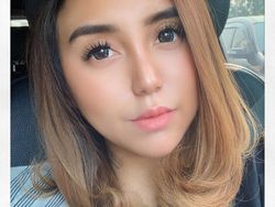 Berdoa untuk Penumpang Sriwijaya, Air Mata Salmafina Tak Berhenti Mengalir