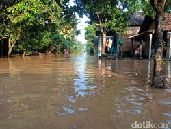 Dua Sungai Meluap, Ratusan Rumah Warga di Jombang Terendam Banjir