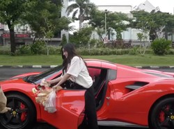 Pakai Ferarri hingga Ducati, Kisah Pengiriman Makanan Ini Jadi Viral