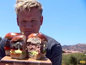 Cara Bikin Burger yang Enak dan Juicy dari Gordon Ramsay Cara Bikin Burger yang Enak dan Juicy dari Gordon Ramsay