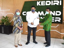 Wali Kota Kediri Sumbangkan Gaji sebagai Bentuk Perhatian pada Tenaga Medis