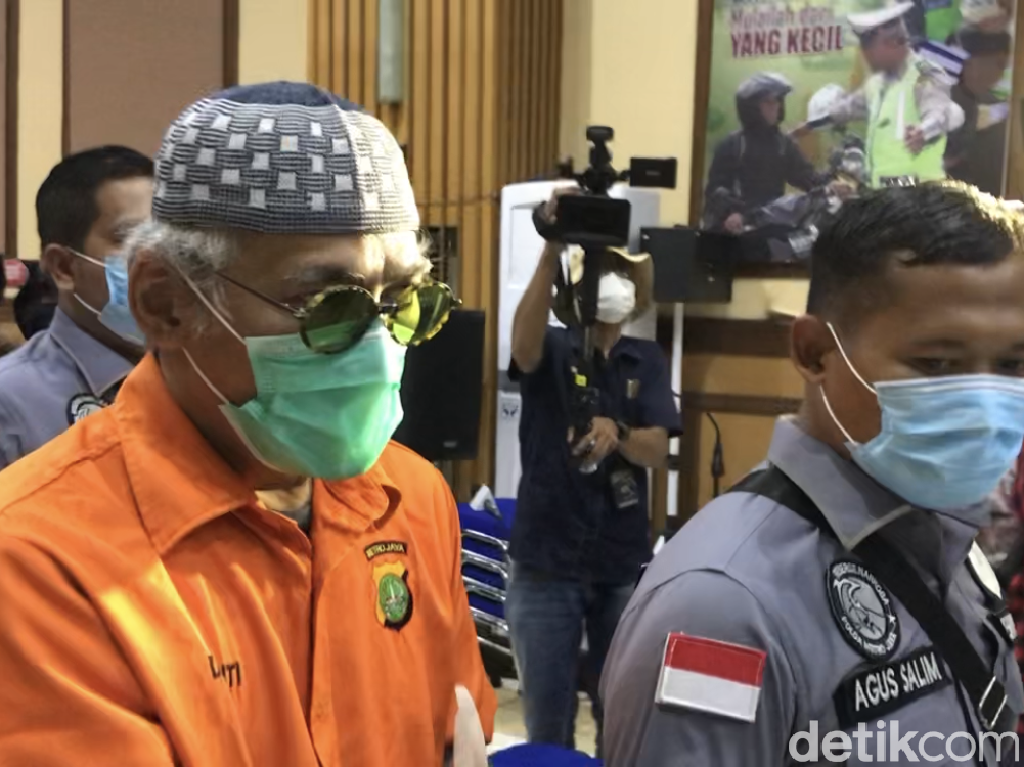 Mengaku Hanya Pecandu, Tio Pakusadewo Minta Direhabilitasi Mengaku Hanya Pecandu, Tio Pakusadewo Minta Direhabilitasi