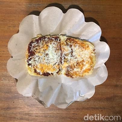 Roti bakar dan kukus Tom & Jerry