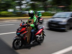 Naik Ojek di Masa New Normal, Kemenkes Imbau Bawa Helm Sendiri