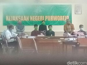 Sidang Kasus Perundungan Siswi SMP Purworejo Digelar Online-Tertutup Sidang Kasus Perundungan Siswi SMP Purworejo Digelar Online-Tertutup