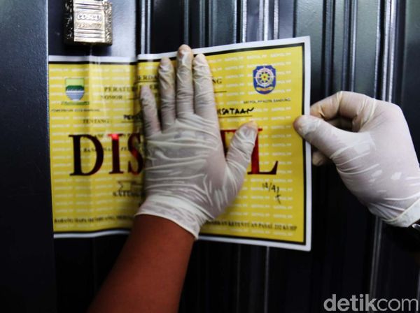 Bandel! Buka Saat Corona, Tempat Karaoke Ini Disegel
