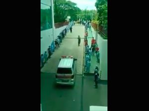 Momen Haru Penghormatan Terakhir Perawat yang Wafat Akibat Corona