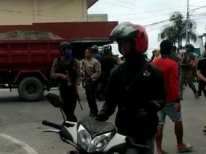 Penyerangan Kelompok Sipil Bersenjata di Poso, 1 Polisi Terluka Penyerangan Kelompok Sipil Bersenjata di Poso, 1 Polisi Terluka
