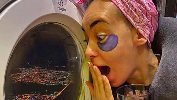 Ragam Pose Halu Naik Pesawat di Tengah Corona