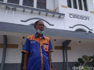 Perjuangan Portir di Stasiun Cirebon di Tengah Pandemi Corona
