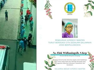 Momen Haru Saat Jenazah Perawat di Tangsel Mendapat Penghormatan Terakhir