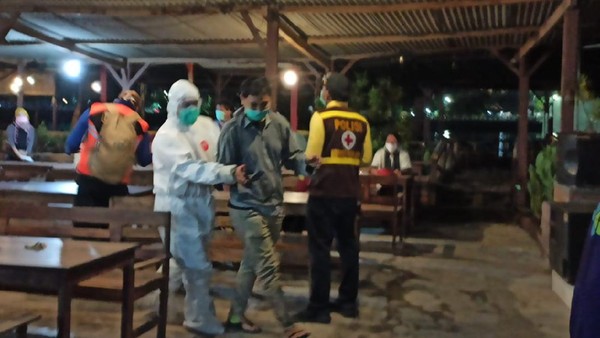 Dua Warga Jatim Positif Corona Saat Rapid Test Dua Warga Jatim Positif Corona Saat Rapid Test