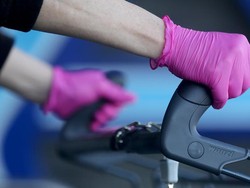 Sarung Tangan Sekali Pakai Tidak Benar-benar Lindungi dari Infeksi Corona