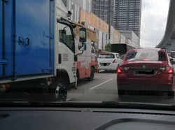 Aturan Lockdown Dilonggarkan, Mobil di Malaysia Kini Boleh Bawa 2 Orang, Asal...