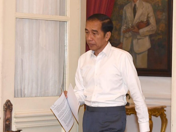 Presiden Jokowi dalam ratas program mitigasi dampak COVID-19 terhadap UMKM