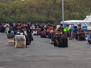 Luhut Ungkap soal Pelabuhan Tikus, Pengusaha Minta Pemerintah Tegas