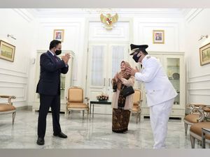 Wagub DKI Positif Corona, Anies Baswedan Tetap Berkantor di Balai Kota