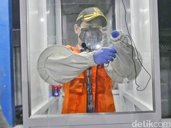 Pemkab Trenggalek Ganti Hazmat Petugas di Jalur Masuk dengan Bilik APD