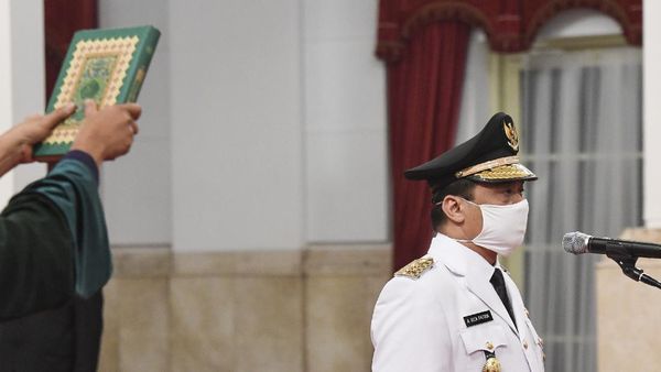 Momen Jokowi Lantik Wagub DKI Jakarta Ditengah Wabah COVID-19