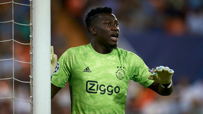 VALENCIA, SPAIN - OCTOBER 02: Andre Onana of Ajax in action during the UEFA Champions League group H match between Valencia CF and AFC Ajax at Estadio Mestalla on October 02, 2019 in Valencia, Spain. (Photo by Manuel Queimadelos Alonso/Getty Images)