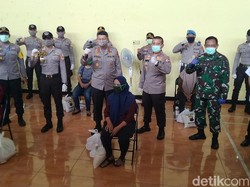 Polri-TNI di Jateng Saweran Rp 1,5 M, Bagi-bagi Bantuan ke Warga