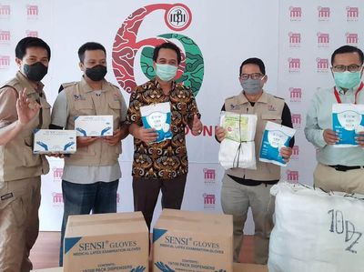 Bantuan APD untuk Tim Medis Corona