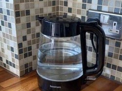 Tips Praktis Bersihkan Noda pada Teko dengan Lemon