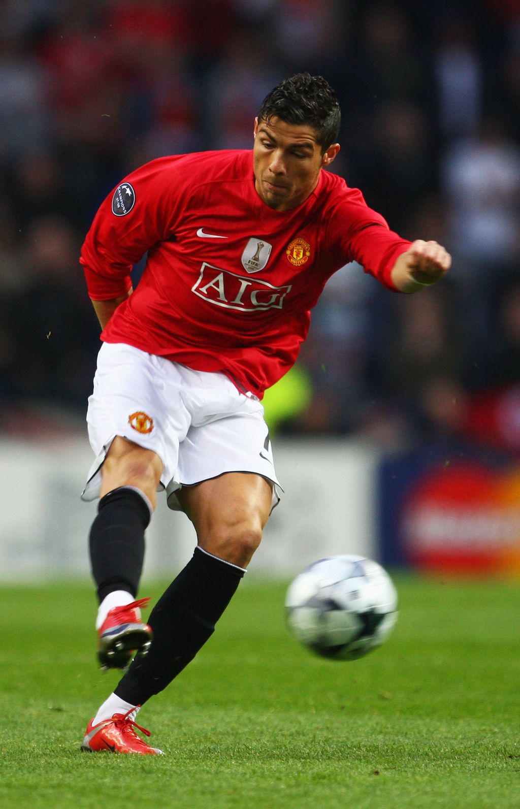 PORTO, PORTUGAL - APRIL 15: Cristiano Ronaldo of Manchester United gestures during the UEFA Champions League Quarter Final second leg match between FC Porto and Manchester United at the Estadio do Dragao on April 15, 2009 in Porto, Portugal. (Photo by Laurence Griffiths/Getty Images)