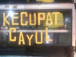 Gerobak Makanan yang Namanya Sok Imut Ini Bikin Netizen Ngakak!