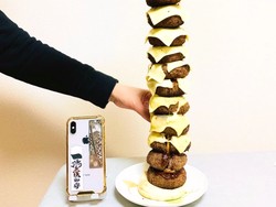 Anti Gabut! Bikin Saja Menara Burger Isi Daging 2 Kilogram