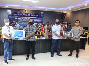 Dampak Corona, 800 Pengemudi di Ngawi Terima Bantuan Dampak Corona, 800 Pengemudi di Ngawi Terima Bantuan