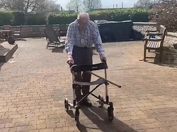 Wow! Kakek 99 Tahun Berhasil Galang Dana Rp 231 M untuk Tenaga Medis Inggris