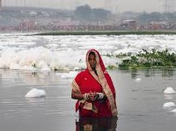 Tragis! Ibu Ini Lempar 5 Anaknya ke Sungai Karena Kelaparan
