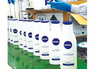 NIVEA Produksi Hand Sanitizer Bantu Cegah COVID-19