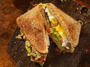 Kesal Diprotes Suami, Istri Ini Bikin Sandwich Bentuk Mr P!