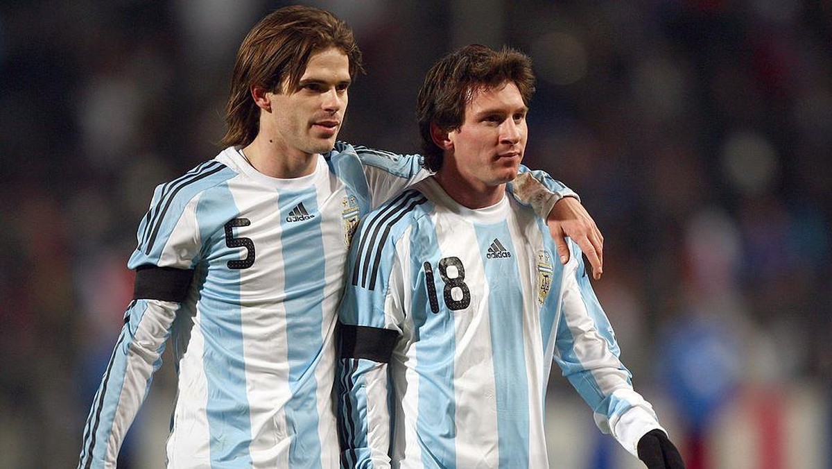 Fernando Gago mengungkapkan bagaimana menjadi pelayan yang baik untuk Lionel Messi (Foto: Getty Images/Michael Steele)