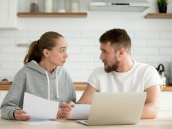 Simak! Cara Atur Keuangan biar Terhindar dari Generasi Sandwich