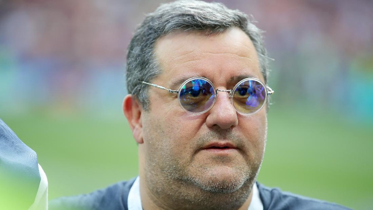 Mino Raiola meninggal dunia karena sakit (Alexander Hassenstein/Getty Images)