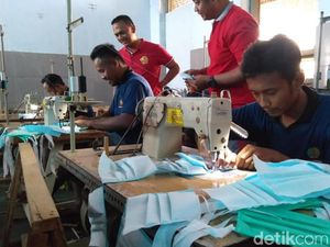 Napi Lapas Pasuruan Bikin Masker, Dipakai Sendiri Juga Dibagi ke Warga