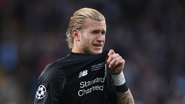 KIEV, UKRAINE - MAY 26:  Loris Karius of Liverpool breaks down in tears after defeat in the UEFA Champions League final between Real Madrid and Liverpool on May 26, 2018 in Kiev, Ukraine.  (Photo by Laurence Griffiths/Getty Images)