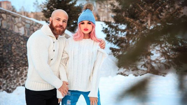 Foto: Selebgram yang Akan Menikahi Boneka Seks Setelah Corona Berakhir