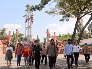 Penyebab Runtuhnya Patung Dewa Setinggi 30 Meter di Tuban Diselidiki