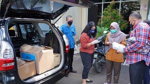 Penyaluran APD untuk Tenaga Medis terus Mengalir