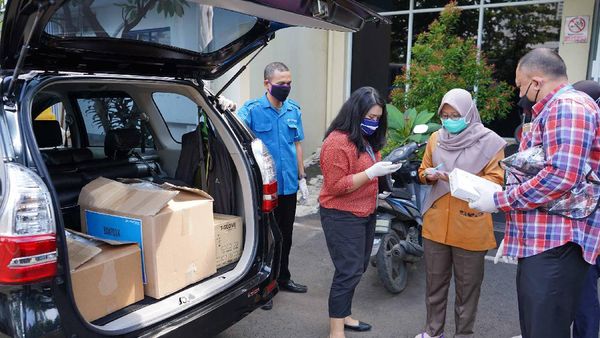 Penyaluran APD untuk Tenaga Medis terus Mengalir