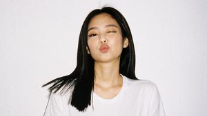 Foto: Adu Gaya Jennie BLACKPINK vs Suzy, Membintangi Iklan yang Sama