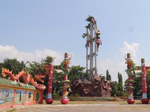Patung Dewa Setinggi 30 Meter di Tuban Runtuh, Polisi Periksa 4 Saksi Patung Dewa Setinggi 30 Meter di Tuban Runtuh, Polisi Periksa 4 Saksi