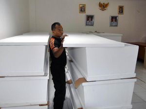 Peti Jenazah untuk Korban Corona di Bogor Peti Jenazah untuk Korban Corona di Bogor